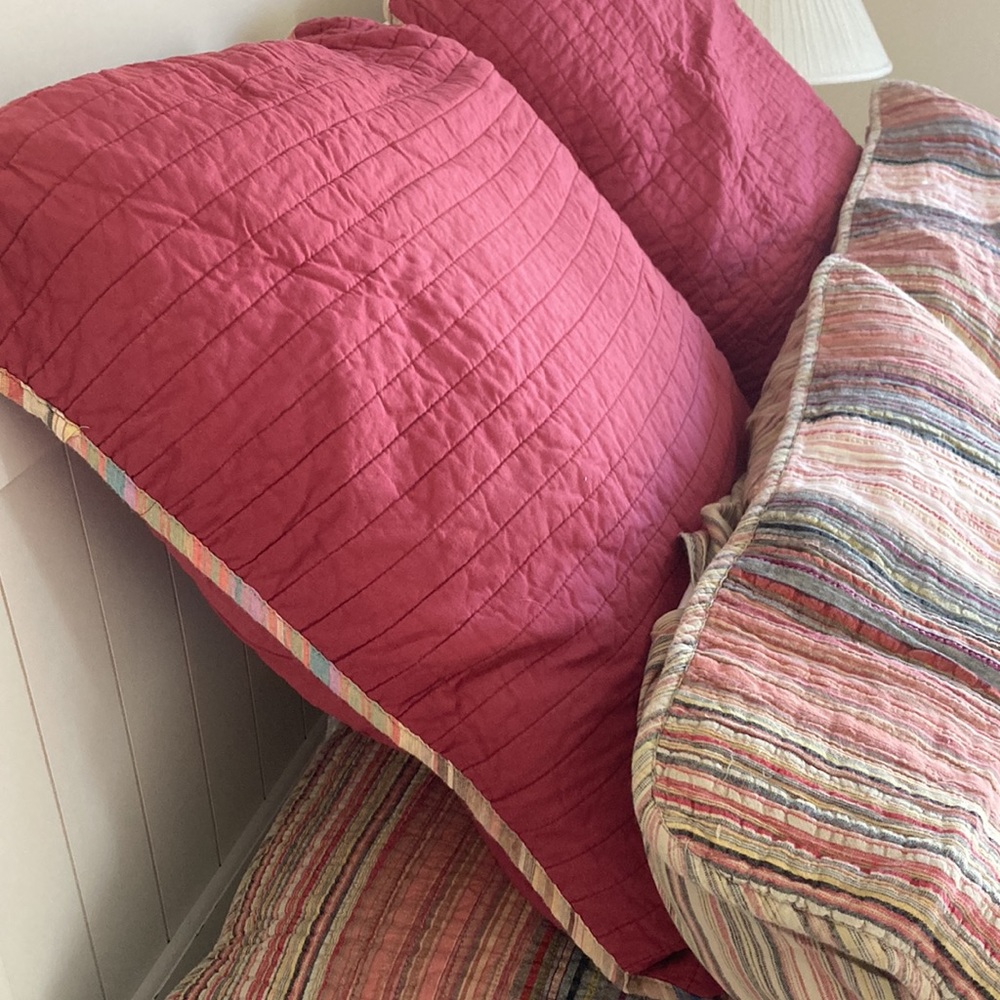 Queen bedding set - Picture 4 of 6